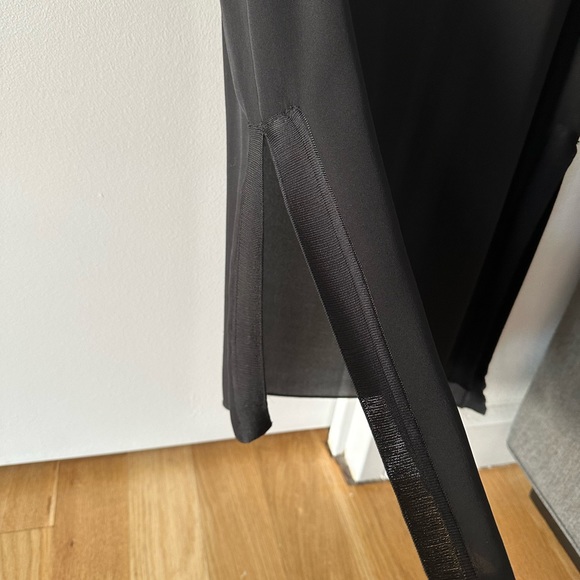 Wilfred Aritzia Black Silk Sleeveless Top Size XS - Picture 2 of 5